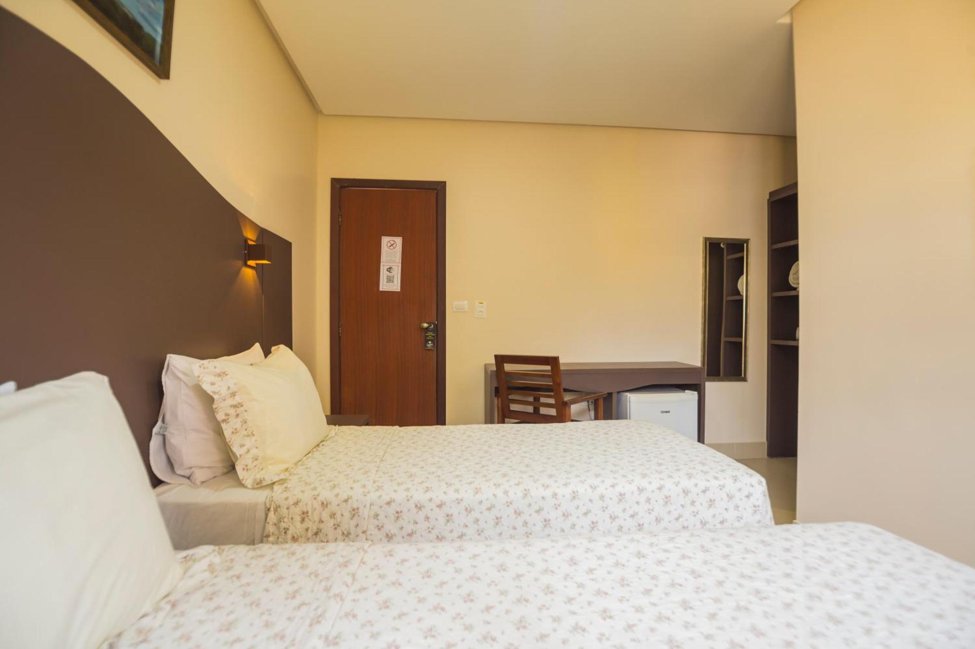 Terra Dos Diamantes Hotel เลนโซยส์ ภายนอก รูปภาพ